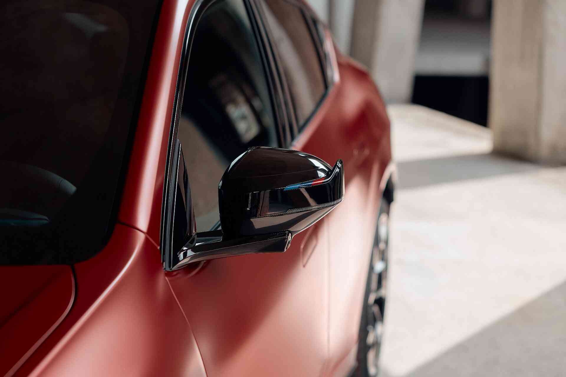 Der neue BMW iX4. Elektrisierend anders. – Bild 2