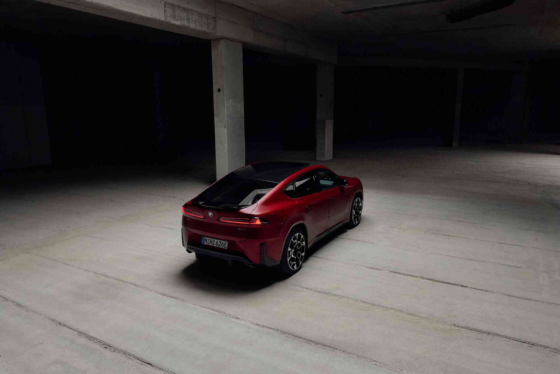 Der neue BMW iX4. Elektrisierend anders. – Bild 1